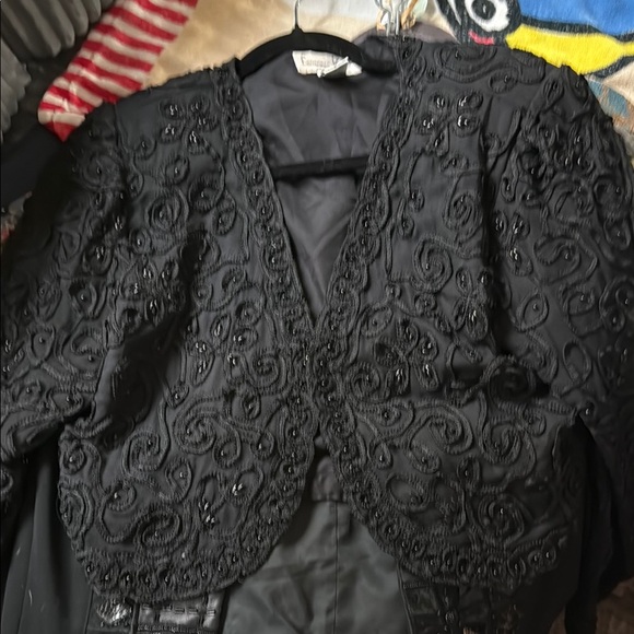Laurence Kazar Jackets & Blazers - Elegant Black vintage Embroidered Jacket crop